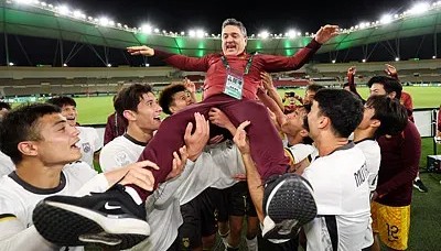 乐鱼体育官网-如果你是安东尼奥，U23决赛会选择什么战术/哪对锋线搭档