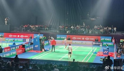 印度羽球赛因鸟粪袭击两度中断，官员狡辩：零差错只有中国能办到|骆建佑|世界羽联|场馆|赛事|选手_新浪体育_新浪新闻